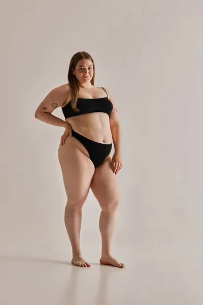 Full Length Image Beautiful Young Girl Chubby Body Shape Posing — Stock Photo, Image