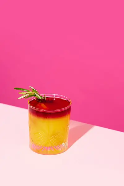 Sour Cocktail Med Appelsinjuice Lyserød Baggrund New York Sur Traditionel - Stock-foto # 