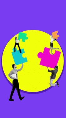 Gençler, takım çalışması, bulmacaları birleştirme. Hareket etmeyi, animasyonu durdurun. Her yapboz parçası kampanya, damgalama, mesajlaşma, içerik anlamına geliyor. İş ve halkla ilişkiler, pazarlama ve yönetim