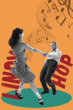 Dinamik çift, kadın ve erkek enerjik bir şekilde dans ediyorlar turuncu arka planda müzik notalarıyla dans ediyorlar. Çağdaş sanat kolajı. Retro estetik kavramı, klasik dans, nostalji.