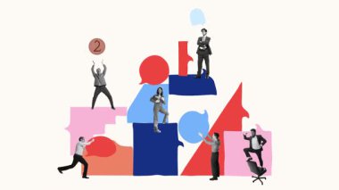 Renkli konuşma baloncukları istifleyerek fikir üreten ve başarılı bir başlangıç yapan bir grup çalışan. Hareket etmeyi, animasyonu durdurun. Takım çalışması kavramı, strateji, iş