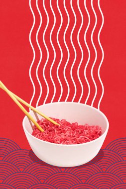 Bir kase canlı, kırmızı ramen erişteli yemek çubuğu ve grafik kırmızı arka planda stilize edilmiş buhar. Asya mutfağı. Kavramsal tasarım. Yemek kavramı, pop sanatı, yaratıcılık, poster, reklam