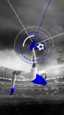 Genç erkek sporcu, havada neon kaplamalar ve fırtınalı gökyüzü altında hareket izli top uçuşuyla yakalanan bisiklet tekmesi atıyor. Soyut sanat kolajı. Sepia. Şampiyonluk konsepti, maç.