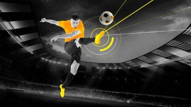 Dinamik atlet sarı formayla yükseğe zıplıyor ve siyah beyaz filtreyle stadyuma vuruyor. Profesyonel spor konsepti, şampiyonluk, oyunlar, etkinlikler, maç