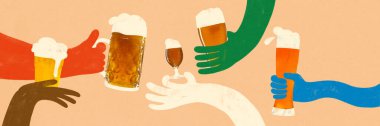 Şeftali arka planında farklı bira bardakları tutan renkli çizgili eller. Soyut sanat tasarımı. Pankart. Düz halk tasarımı. Bira neşesi, parti havası, kutlama havası, dostça bir konuşma.
