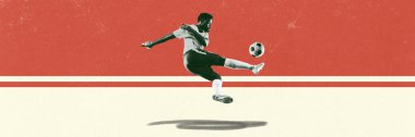 Futbolcu, kırmızı krem perde arkası için keskin bir hava saldırısı düzenliyor. Güç ve enerji gösterisi. Modern sanat kolajı. Retro poster. Spor, rekabet, maç, kutlama kavramı.