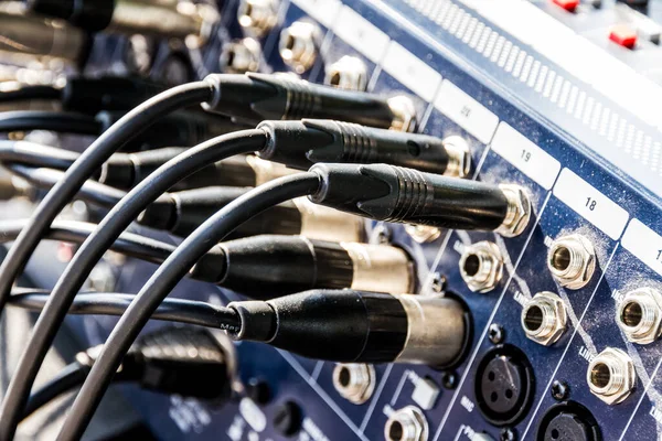 Kabels Verbonden Met Audio Mixer — Stockfoto