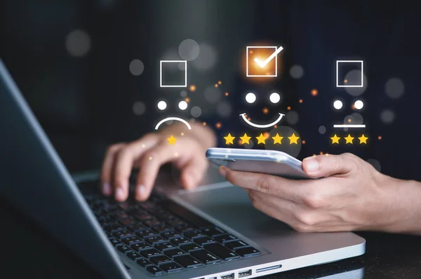 User Bewerten Service Erfahrung Auf Online Anwendung Für Kundenbewertung Feedback — Stockfoto