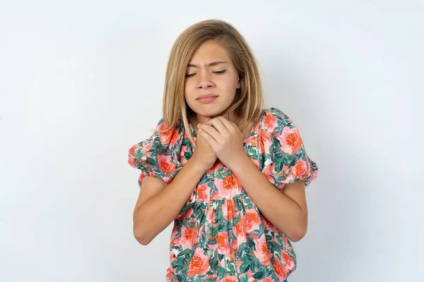 Doleful Desperate Crying Beautiful Caucasian Teen Girl Wearing Flowered Blouse — Stock Photo, Image