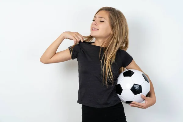 Mooie Kaukasische Tiener Meisje Dragen Sportkleding Houden Van Een Voetbal — Stockfoto