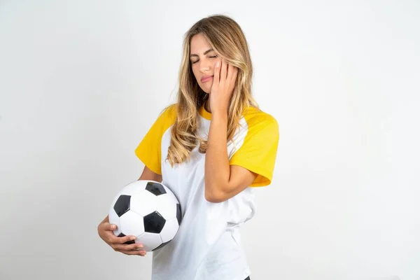 Mooie Vrouw Dragen Voetbal Shirt Witte Achtergrond Met Kiespijn Voetbal — Stockfoto