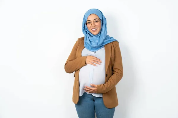 Detail Fotografie Muslimské Těhotné Ženy Sobě Hidžáb Zubatý Úsměv — Stock fotografie