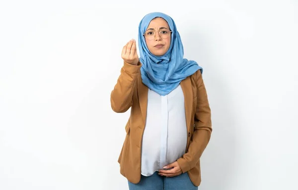 Muslim Pregnant Woman Wearing Hijab Angry Gesturing Typical Italian Gesture — Stock Photo, Image