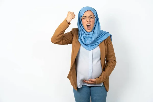 Muslim Těhotná Žena Nosí Hidžáb Naštvaný Šílený Zvedl Pěst Frustrovaný — Stock fotografie