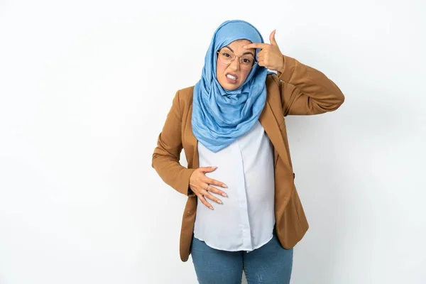 Pregnant Muslim Woman Wearing Hijab Pointing Unhappy Pimple Forehead Blackhead — Stock Photo, Image