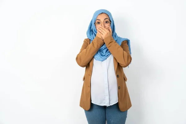 Εκπληκτική Όμορφη Έγκυο Μουσουλμάνα Που Φοράει Χιτζάμπ Καλύπτει Και Δύο — Φωτογραφία Αρχείου