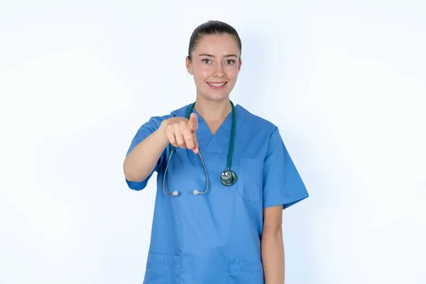 Excited Caucasian Female Doctor Points Index Finger Directly You Sees — Stock Photo, Image