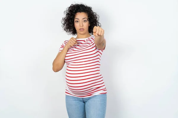 Zwangere Vrouw Ponsen Vuist Vechten Agressieve Boze Aanval Bedreiging Geweld — Stockfoto