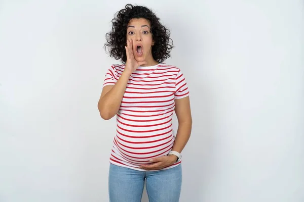 Shocked Pregnant Woman Looks Great Surprisment Being Very Stunned Astonished — Stock Photo, Image