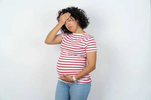 Velmi Rozrušená Osamělá Těhotná Žena Pláče — Stock fotografie