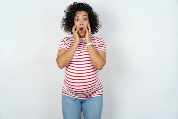 Scared Terrified Pregnant Woman Shocked Prices Shop People Human Emotions — Stock Photo, Image