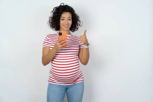 Portrait Pregnant Woman Using Texting Smartphone Happy Big Smile Doing — Stock Photo, Image