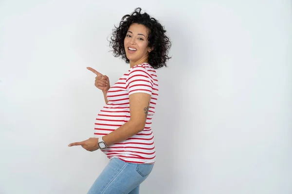 Mujer Embarazada Punto Copyspace Recomiendan Descuentos Ventas — Foto de Stock