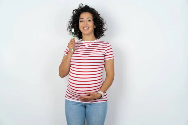 Schwangere Hält Zahnbürste Und Lächelt Zahnmedizinisches Konzept — Stockfoto