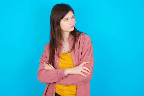 Image Upset Young Caucasian Girl Wearing Pink Shirt Isolated Blue — Stock Photo, Image