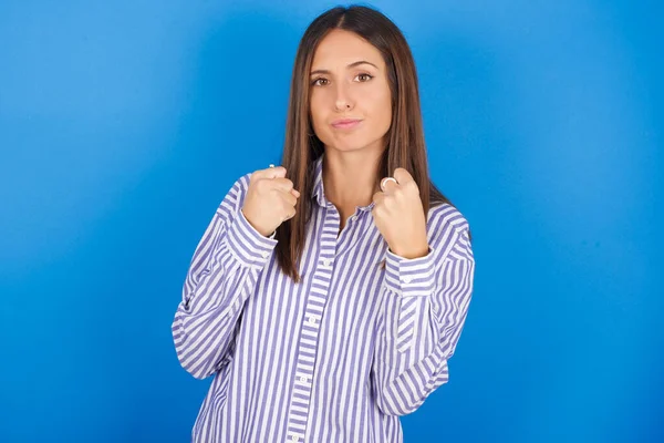 Displeased Annoyed Beautiful Young Woman Clenches Fists Gestures Pissed Ready — Stock Photo, Image