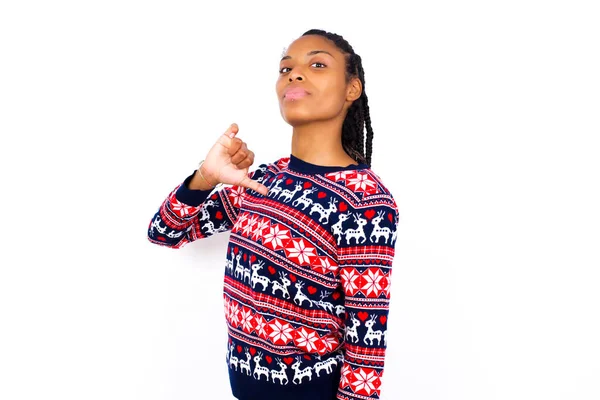 Closeup Cheerful African American Woman Wearing Christmas Sweater White Wall — Stock Photo, Image