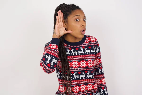 God Funny Astonished African American Woman Wearing Christmas Sweater White — Stock Photo, Image