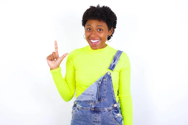 Pleasant Looking Young African American Woman Short Hair Wearing Denim — Stock Photo, Image