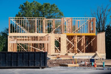 Yerleşik Amerikan evi inşaat altında kirişler ev ahşap çerçeve yeni kereste kalas