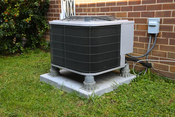 Klimatizace Blízkosti Nového Domu Chladný Ventilátor Instalace Dodávky Moderní Systém — Stock fotografie