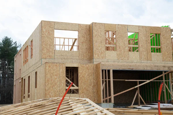 Die Wände Des Neuen Hauses Sind Mit Sperrholzrahmen Holzbalken Balkenmaterial — Stockfoto