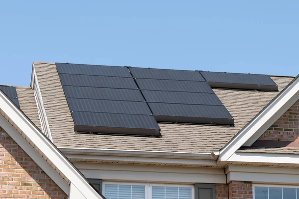 Casas Modernas Con Paneles Solares Techo Para Industria Ecológica Energía — Foto de Stock