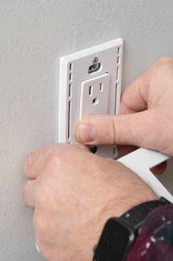 elektrik prizi duvar alet kutusu anahtarı yükleniyor