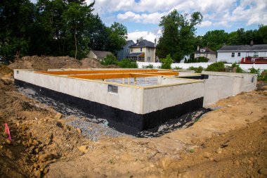 Yeni kontraplak ev için temel beton çimento modern malzeme zemini