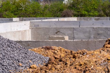 Yeni bir ev çimento malzemesi için yeni bir temel.