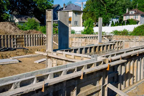 Yeni bir vakıf bodrumu için demir işleme
