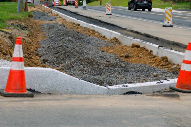 Kaldırımları tamir et. Çakıl dök.