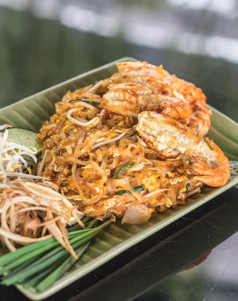 Delicioso Pad Thai Con Camarones Plato — Foto de Stock