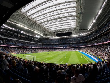 MADRID - 2 Eylül 2023: Madrid Real Madrid Stadyumu, Santiago Bernabeu, üst güverte, Madrid, İspanya.