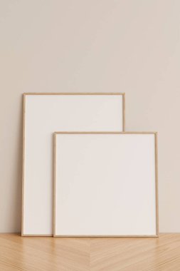 Temiz ve minimalist ön manzara ahşap fotoğraf ya da ahşap zeminde duvara yaslanmış poster çerçeve modeli. 3d oluşturma.