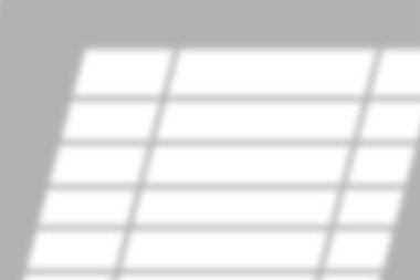 Gerçekçi pencere ışığı ve gölge. Gölge örtüsü etkisi. Duvarda uzun bir gölge ışığı var. Doğal ışıklandırma sahneleri