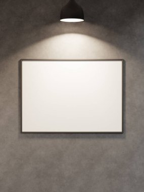 Boş bir çerçeve asılı duvarda spot ışıklarıyla