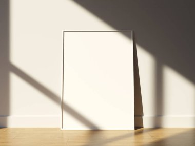 Pencere gölgesinde çerçeve modeliyle boş poster