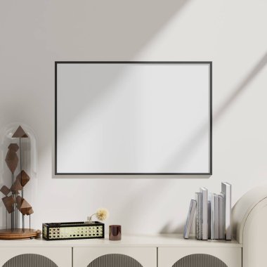 Duvarında ve masasında çerçeve olan iç model.