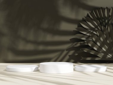 Yumuşak bir yüzey üzerine uzanan ince gölgeli üç beyaz podyum, modern bir görünüm için karanlık ve dokulu bir zemin ile çevrili..